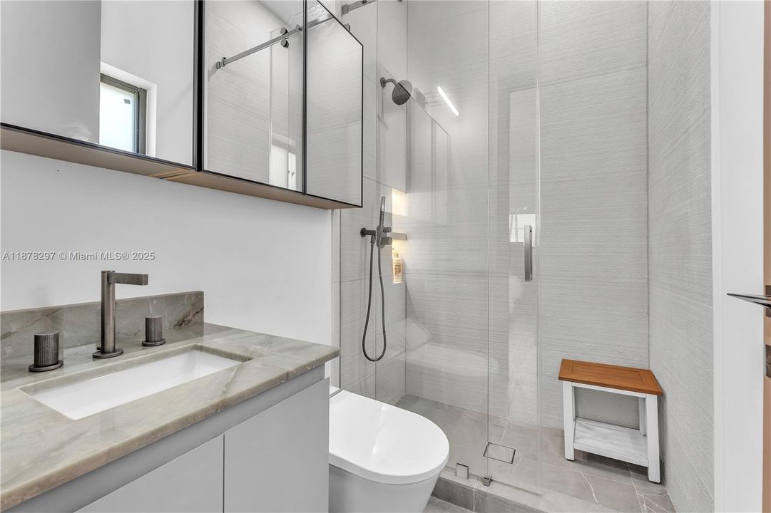 Active With Contract: $12,000 (3 beds, 3 baths, 3000 Square Feet)