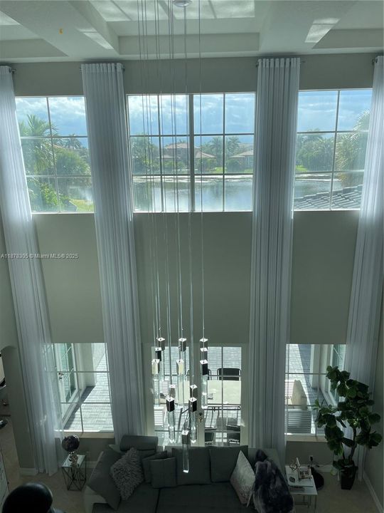 待售: $1,295,000 (6 贝兹, 4 浴室, 3810 平方英尺)