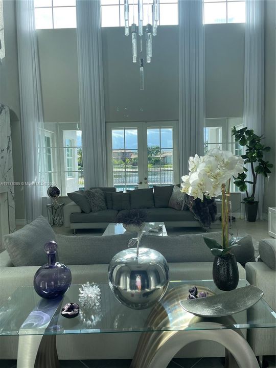 待售: $1,295,000 (6 贝兹, 4 浴室, 3810 平方英尺)