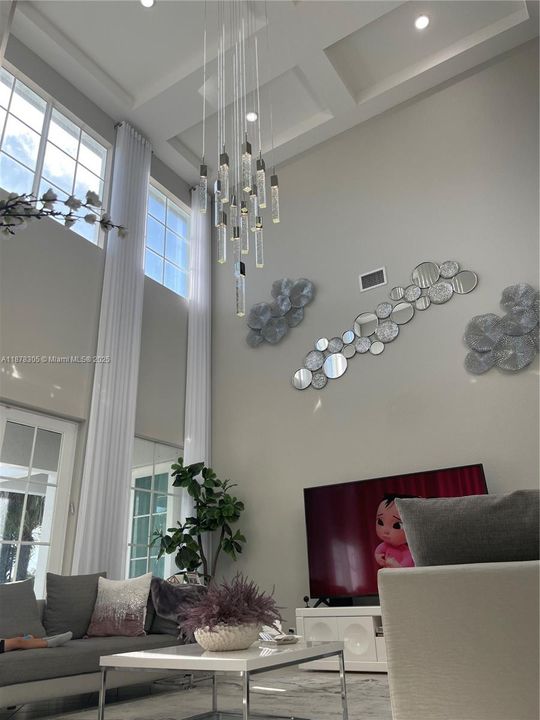 待售: $1,295,000 (6 贝兹, 4 浴室, 3810 平方英尺)