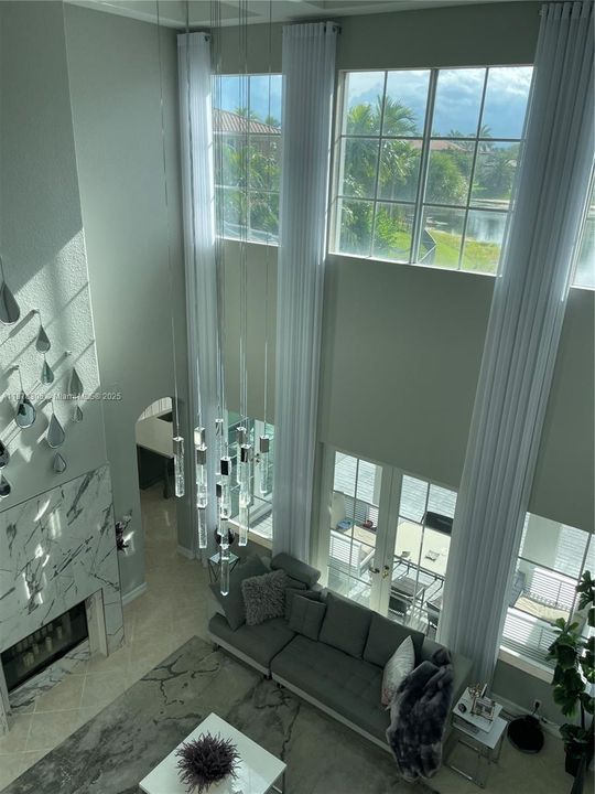 待售: $1,295,000 (6 贝兹, 4 浴室, 3810 平方英尺)