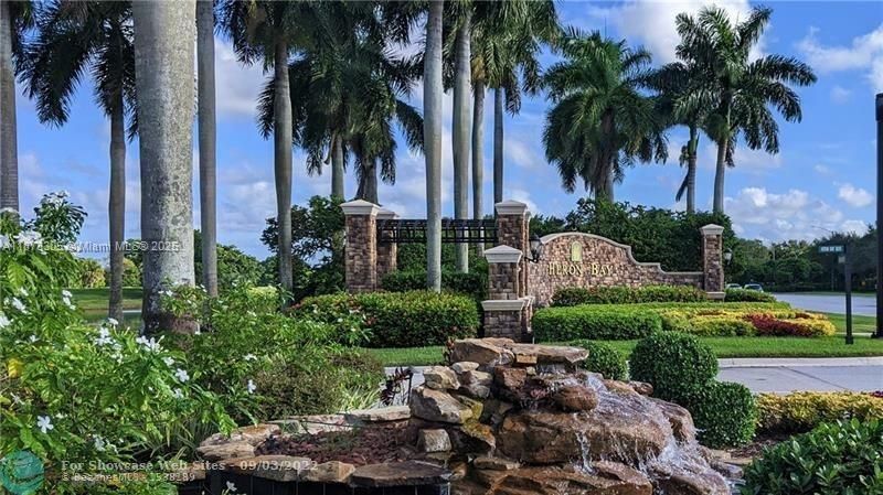 待售: $1,295,000 (6 贝兹, 4 浴室, 3810 平方英尺)