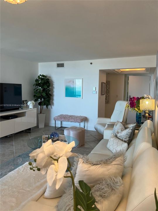 En Renta: $3,700 (2 camas, 2 baños, 1281 Pies cuadrados)