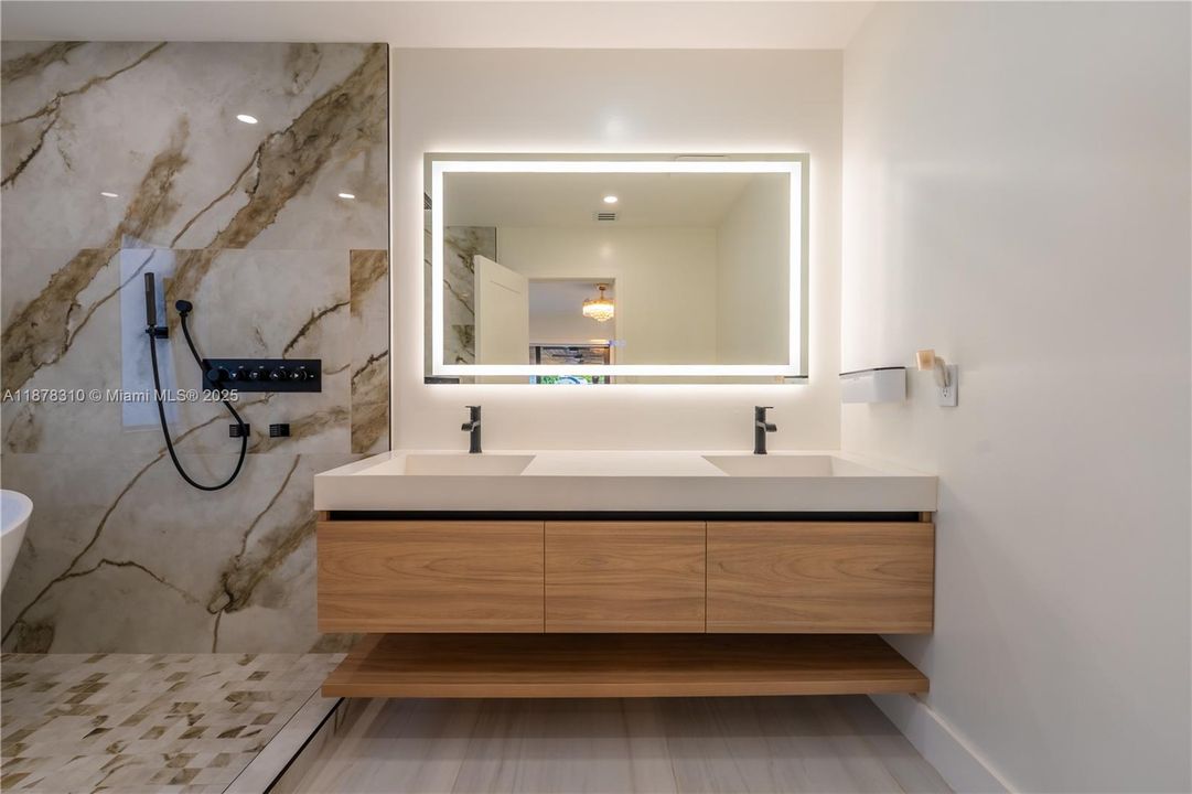 Недавно арендовано: $5,000 (4 спален, 2 ванн, 2686 Квадратных фут)