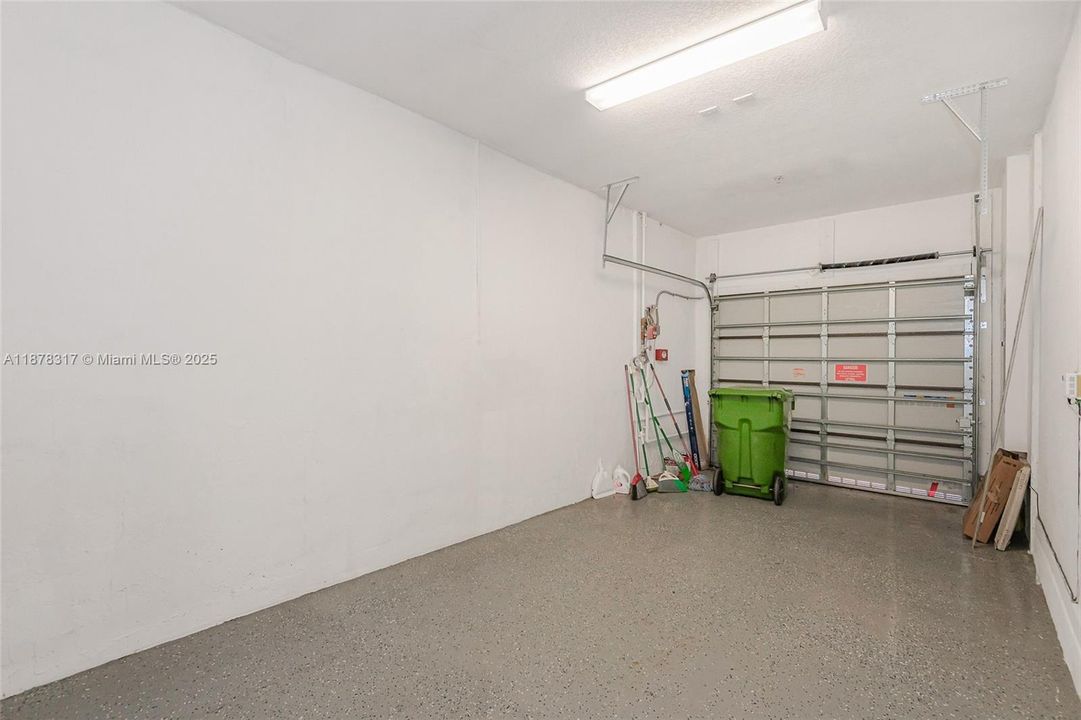 出租: $3,400 (3 贝兹, 2 浴室, 1468 平方英尺)