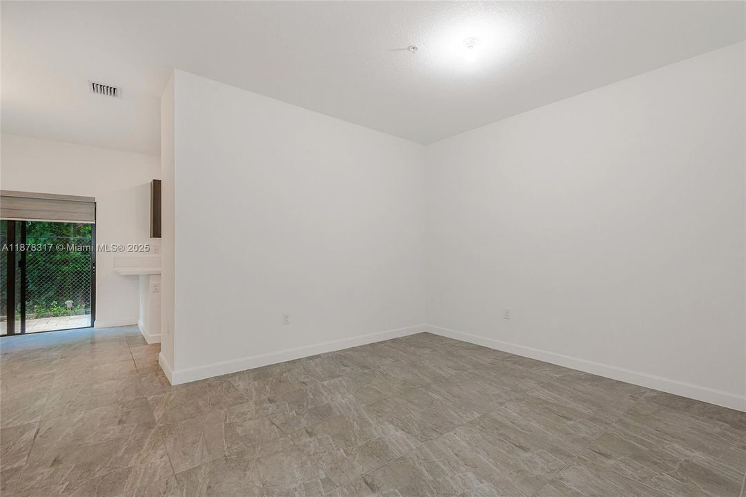 出租: $3,400 (3 贝兹, 2 浴室, 1468 平方英尺)