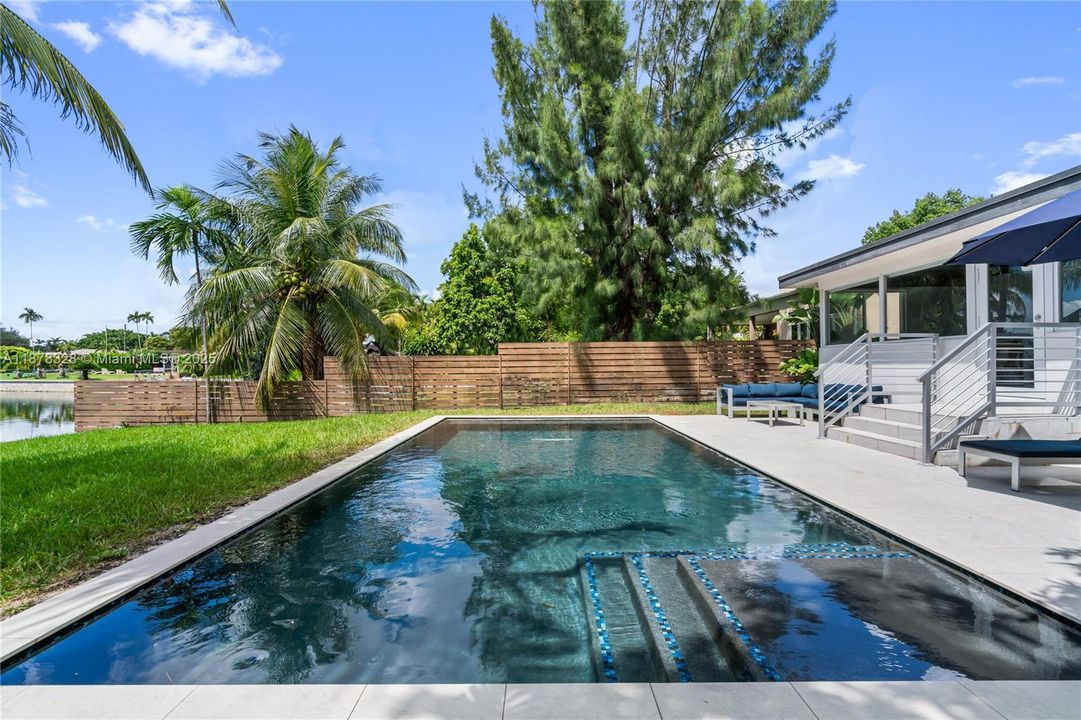 En Venta: $1,295,000 (3 camas, 2 baños, 1869 Pies cuadrados)