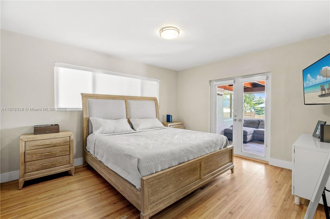 En Venta: $1,295,000 (3 camas, 2 baños, 1869 Pies cuadrados)