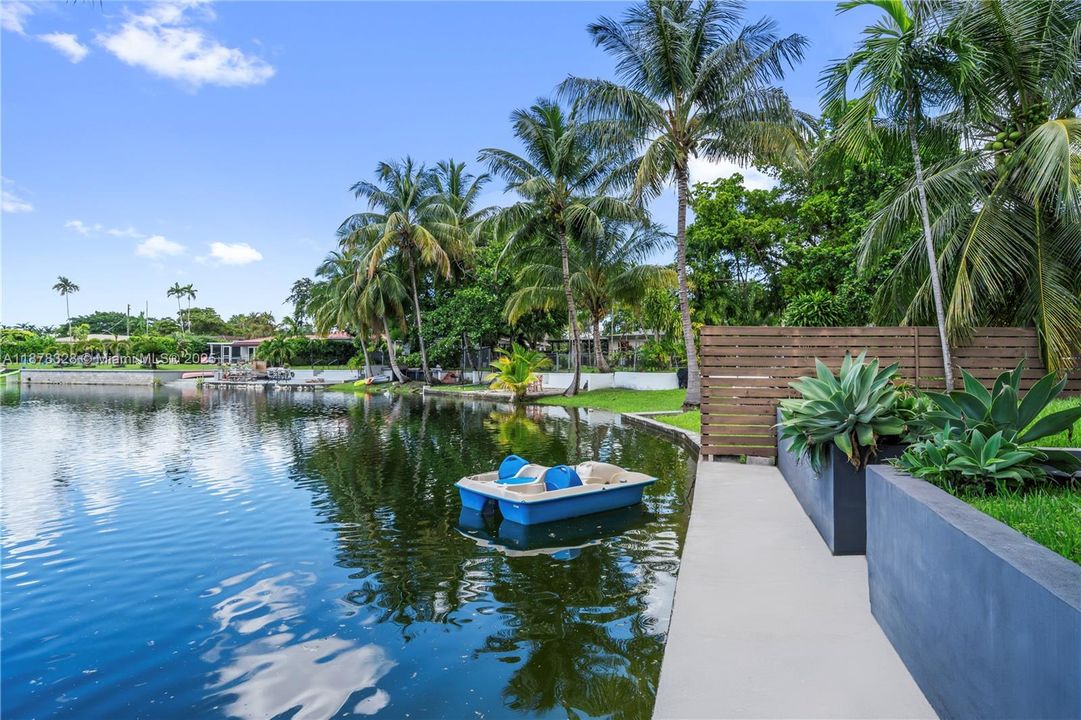 En Venta: $1,295,000 (3 camas, 2 baños, 1869 Pies cuadrados)