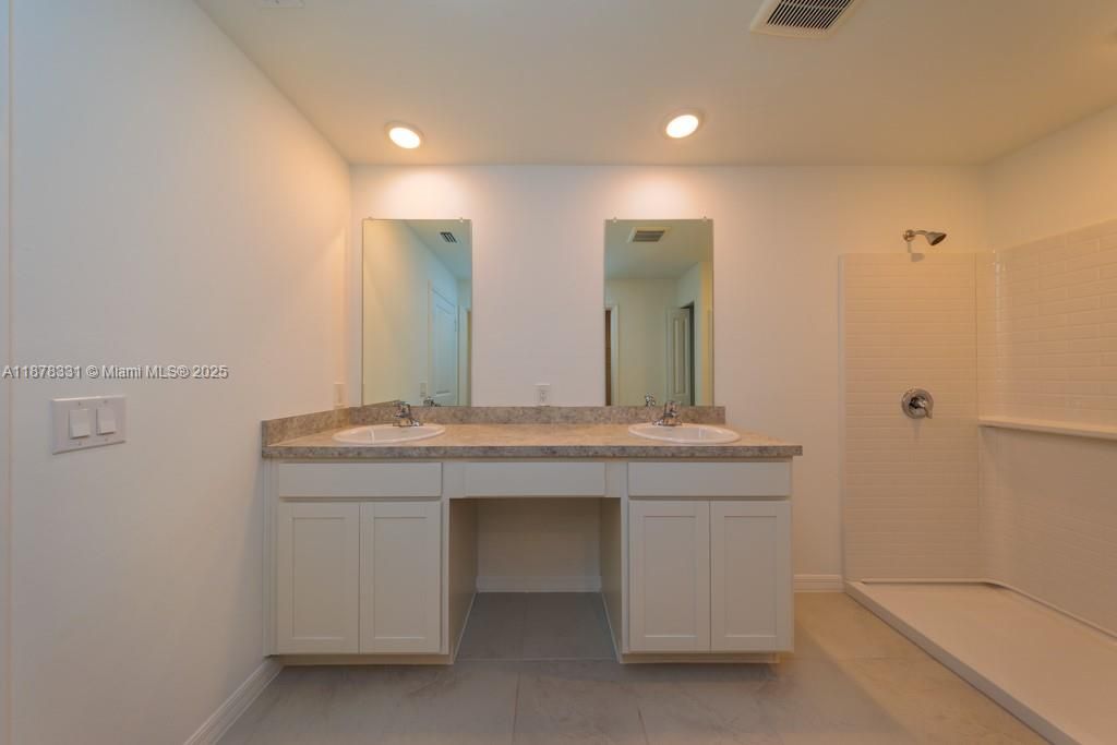 На продажу: $314,500 (4 спален, 2 ванн, 0 Квадратных фут)