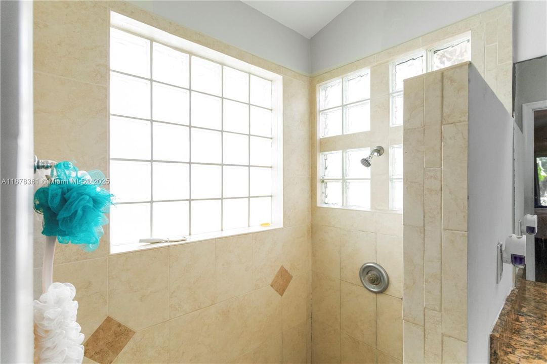 For Sale: $699,000 (4 beds, 2 baths, 1777 Square Feet)