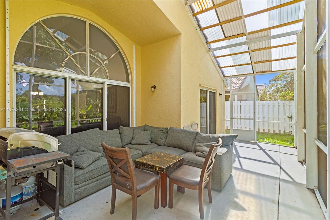 For Sale: $699,000 (4 beds, 2 baths, 1777 Square Feet)