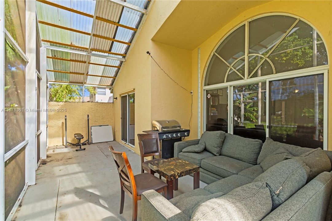 For Sale: $699,000 (4 beds, 2 baths, 1777 Square Feet)