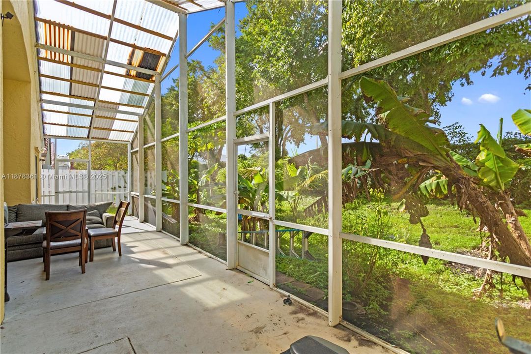 For Sale: $699,000 (4 beds, 2 baths, 1777 Square Feet)