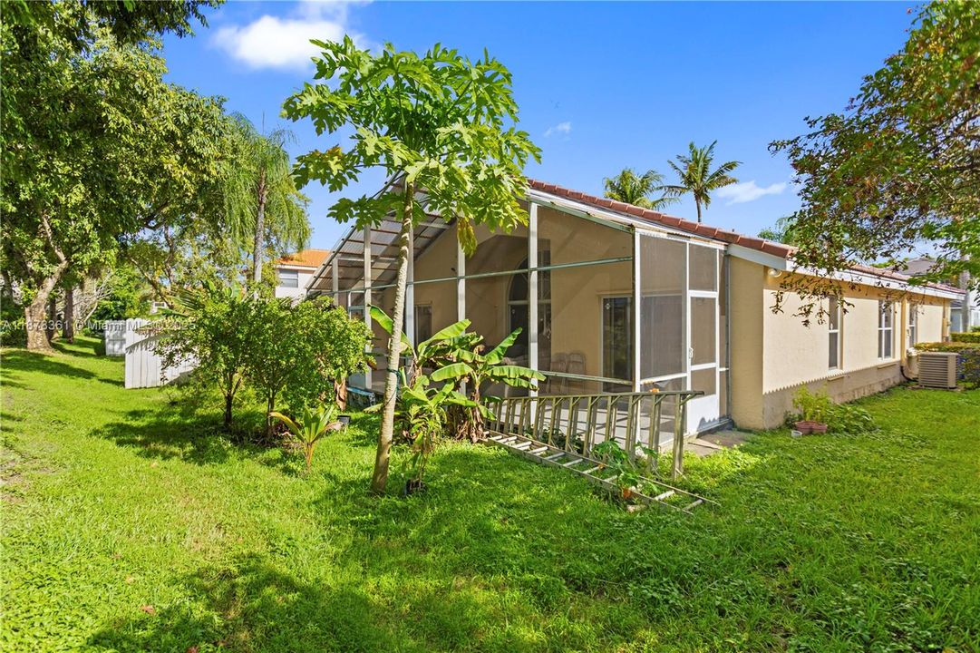 For Sale: $699,000 (4 beds, 2 baths, 1777 Square Feet)