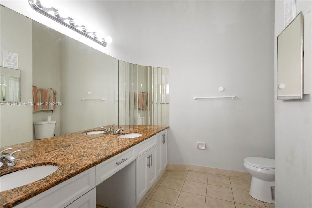 For Sale: $699,000 (4 beds, 2 baths, 1777 Square Feet)