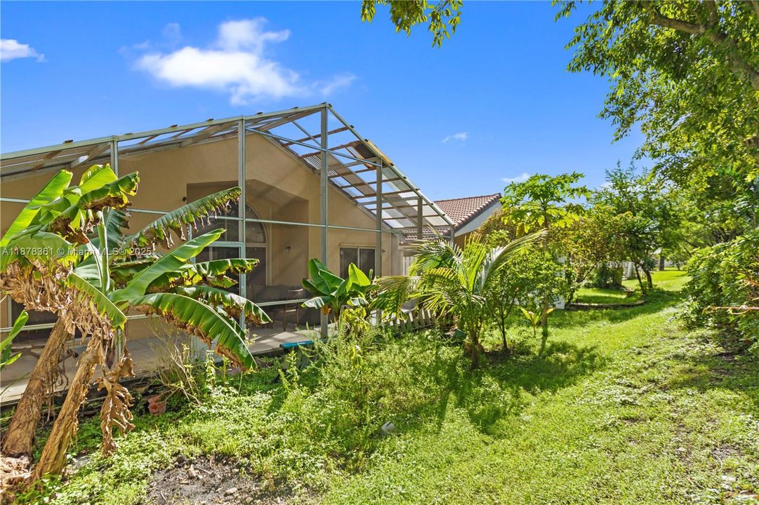 For Sale: $699,000 (4 beds, 2 baths, 1777 Square Feet)