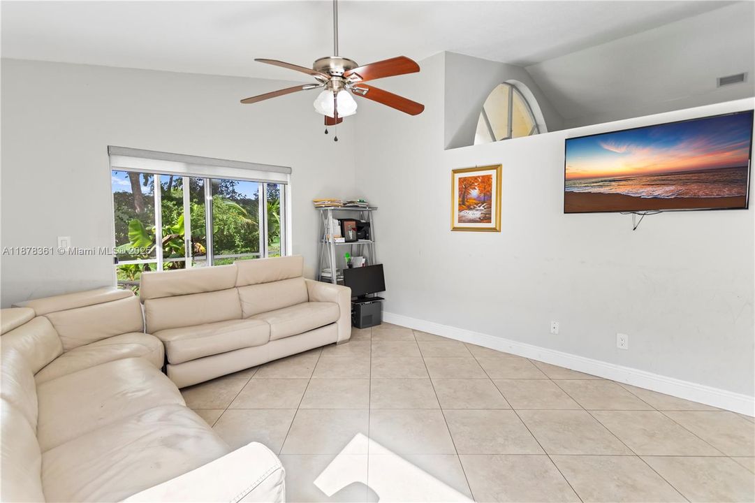 For Sale: $699,000 (4 beds, 2 baths, 1777 Square Feet)