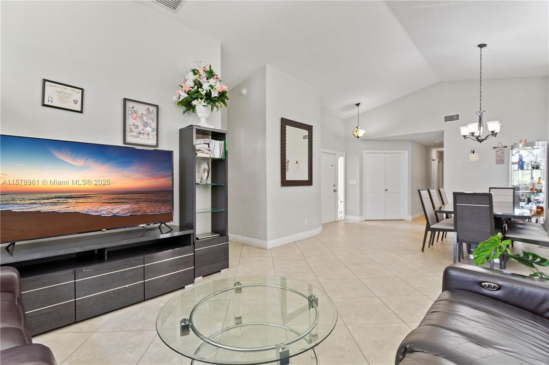 For Sale: $699,000 (4 beds, 2 baths, 1777 Square Feet)