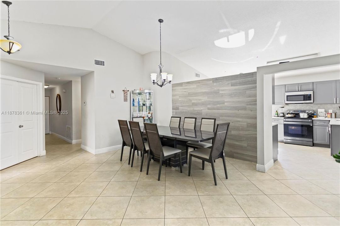 For Sale: $699,000 (4 beds, 2 baths, 1777 Square Feet)