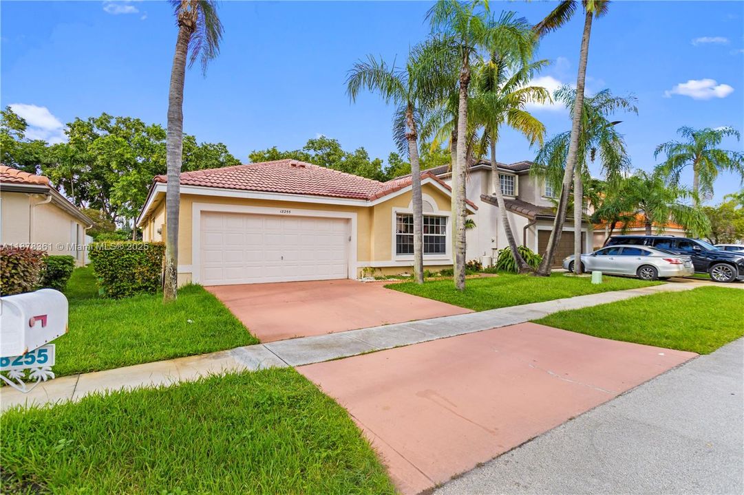 For Sale: $699,000 (4 beds, 2 baths, 1777 Square Feet)