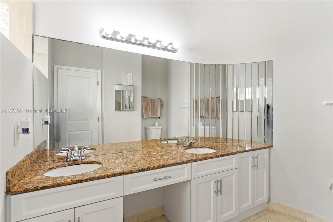 For Sale: $699,000 (4 beds, 2 baths, 1777 Square Feet)