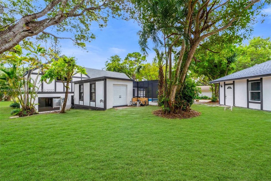 出租: $12,000 (4 贝兹, 3 浴室, 3213 平方英尺)