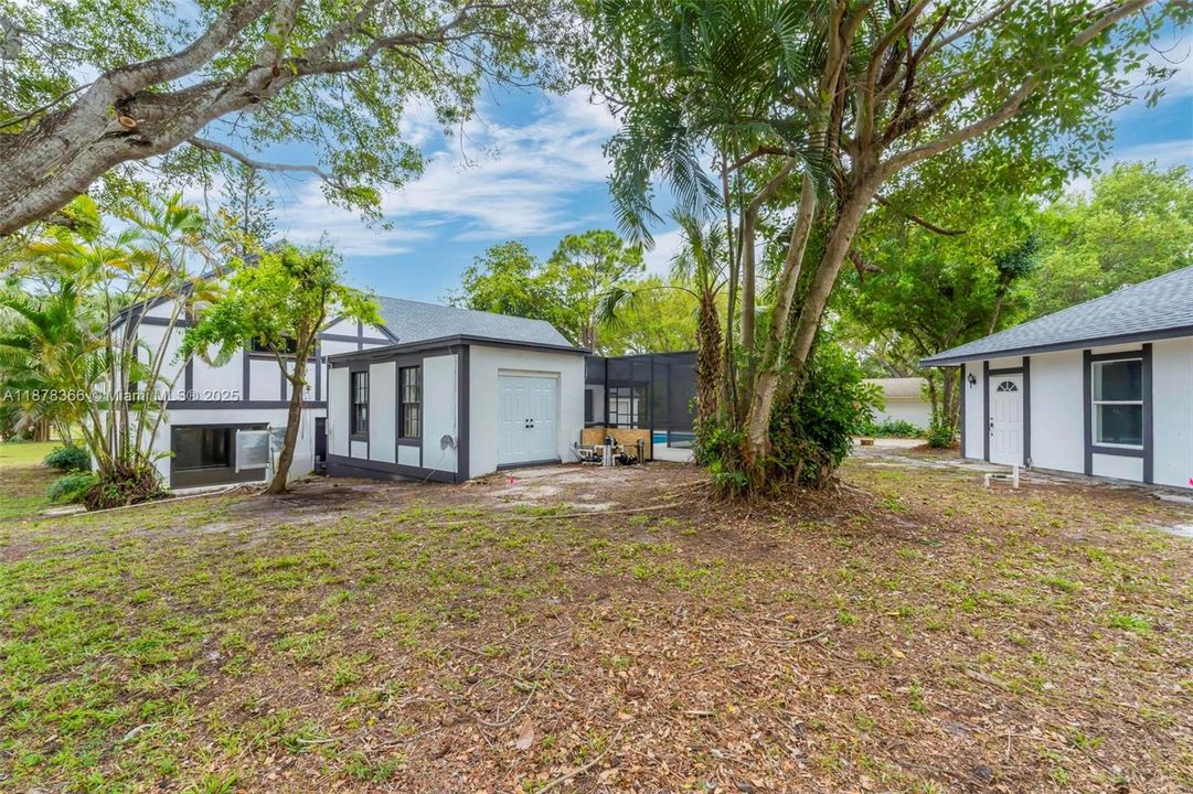 出租: $12,000 (4 贝兹, 3 浴室, 3213 平方英尺)