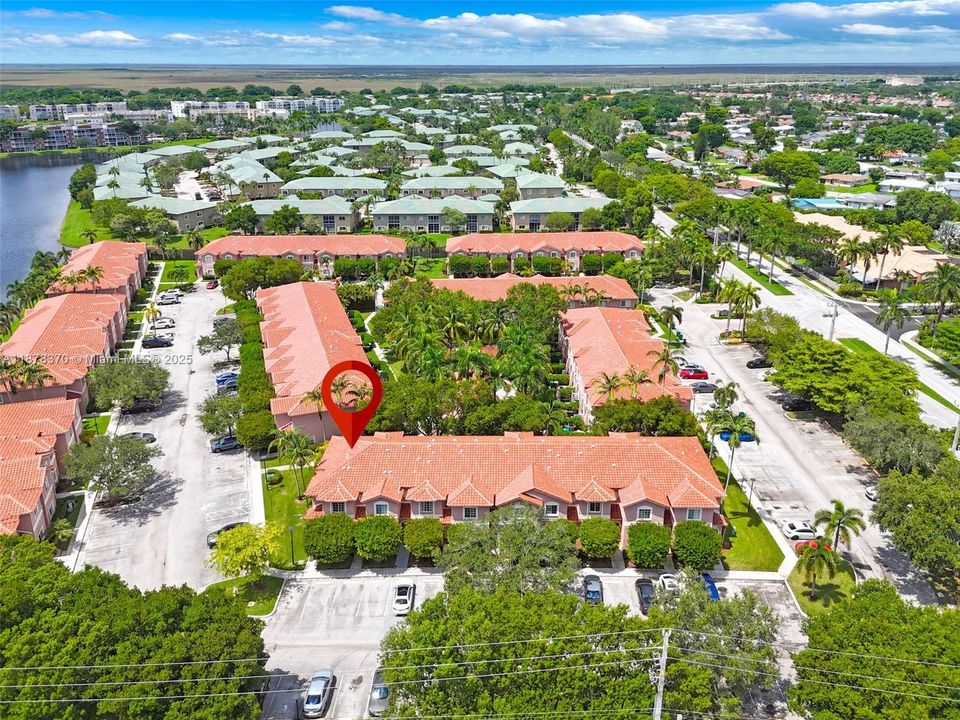 Active With Contract: $350,000 (2 beds, 2 baths, 1268 Square Feet)