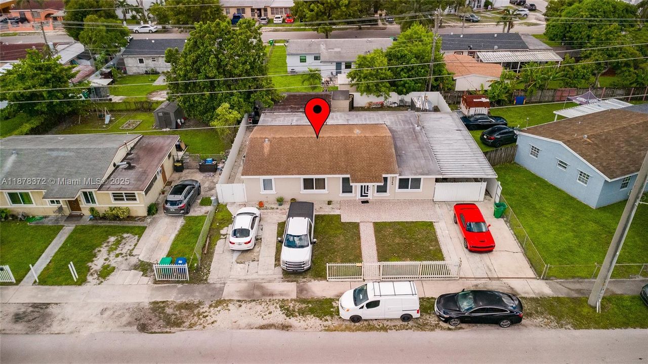 На продажу: $749,999 (4 спален, 2 ванн, 2050 Квадратных фут)