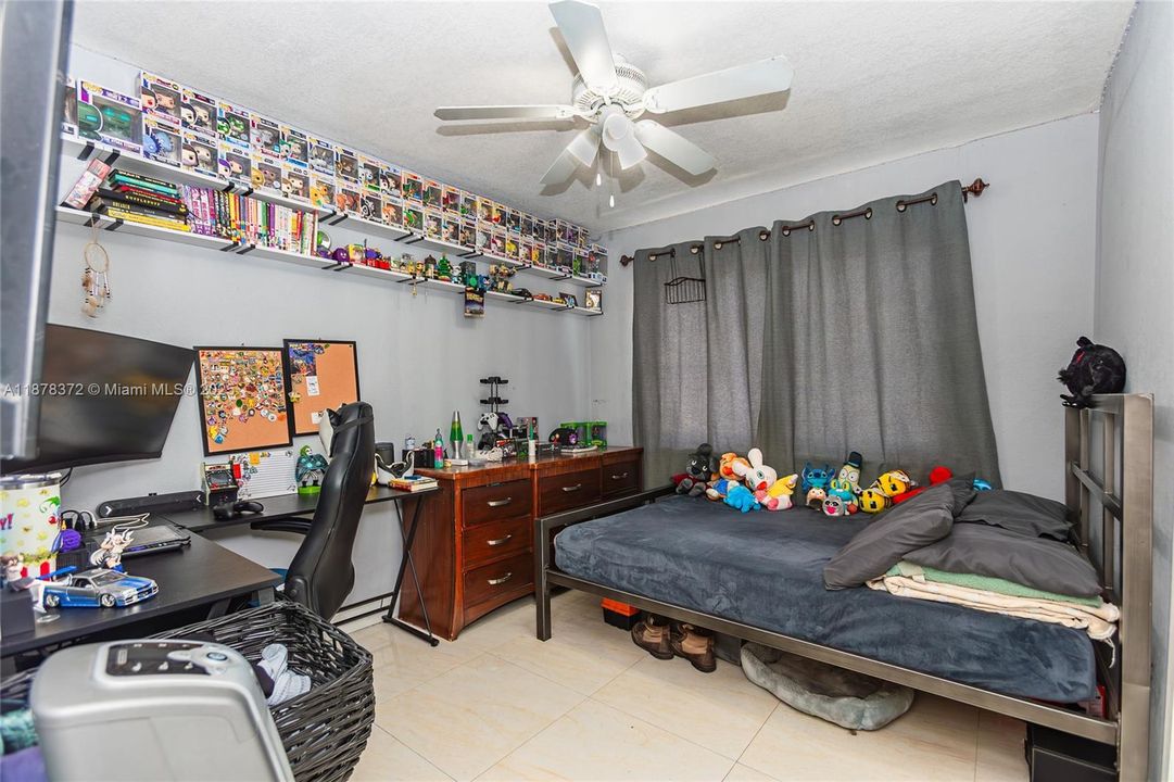 На продажу: $749,999 (4 спален, 2 ванн, 2050 Квадратных фут)