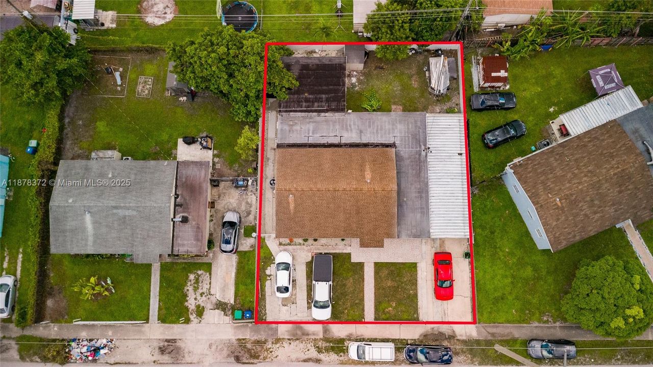 На продажу: $749,999 (4 спален, 2 ванн, 2050 Квадратных фут)