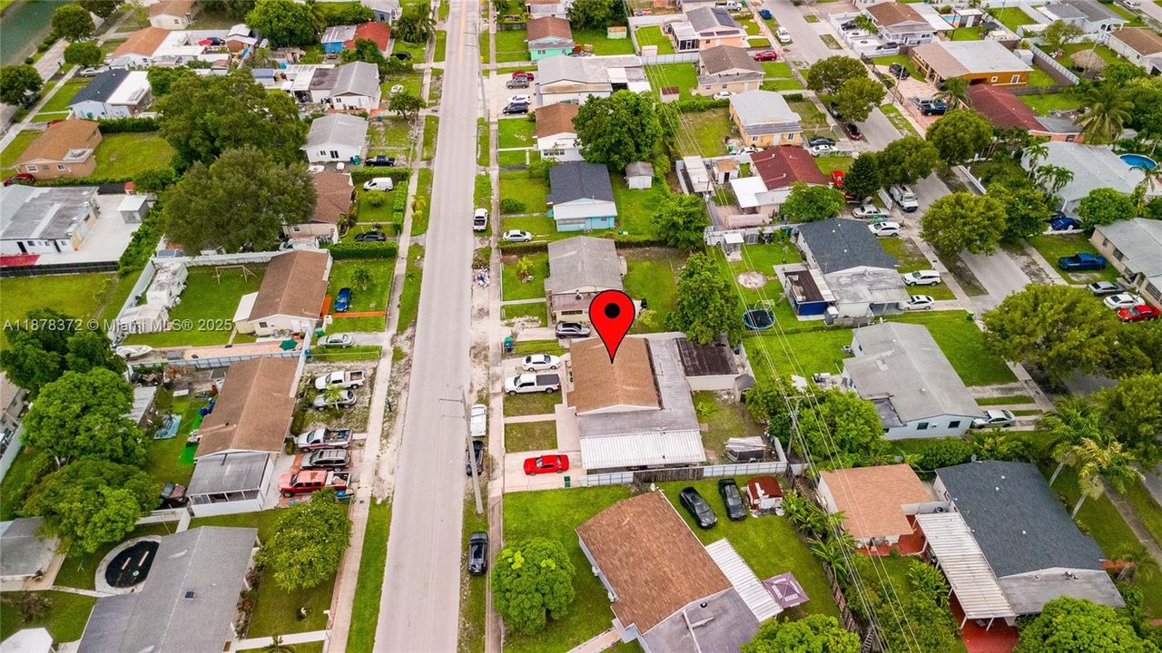 На продажу: $749,999 (4 спален, 2 ванн, 2050 Квадратных фут)