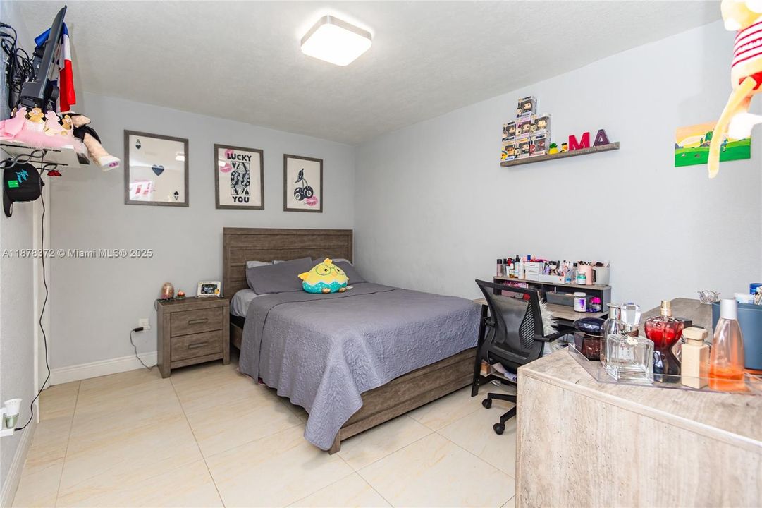 На продажу: $749,999 (4 спален, 2 ванн, 2050 Квадратных фут)