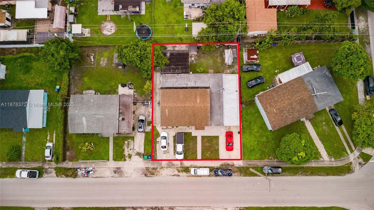 На продажу: $749,999 (4 спален, 2 ванн, 2050 Квадратных фут)