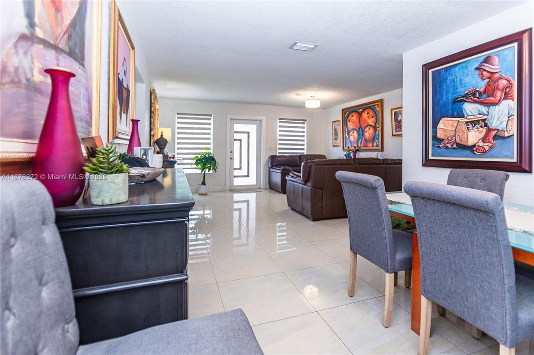 На продажу: $749,999 (4 спален, 2 ванн, 2050 Квадратных фут)