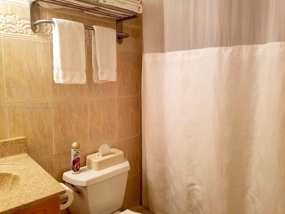 На продажу: $131,000 (0 спален, 1 ванн, 420 Квадратных фут)