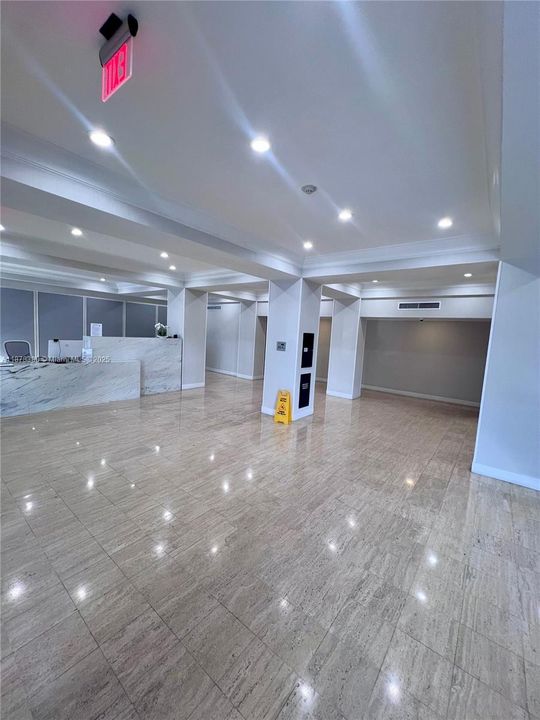 For Sale: $284,990 (1 beds, 1 baths, 940 Square Feet)