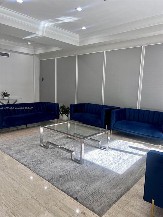 For Sale: $284,990 (1 beds, 1 baths, 940 Square Feet)