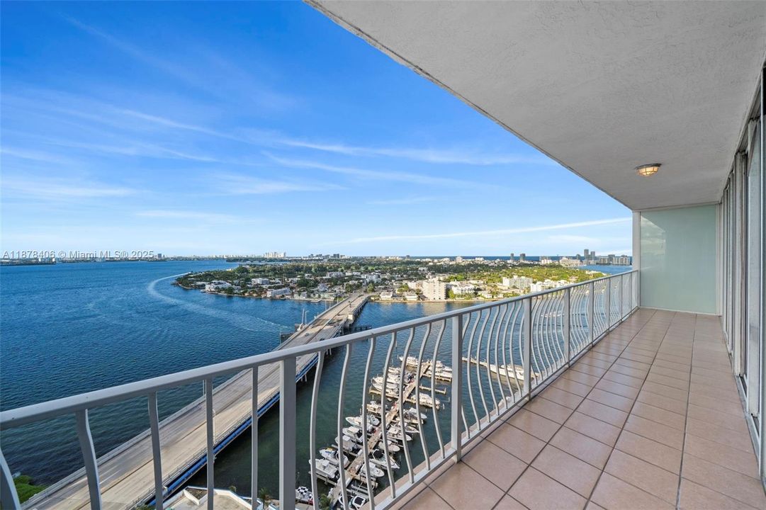 待售: $499,000 (2 贝兹, 2 浴室, 1030 平方英尺)