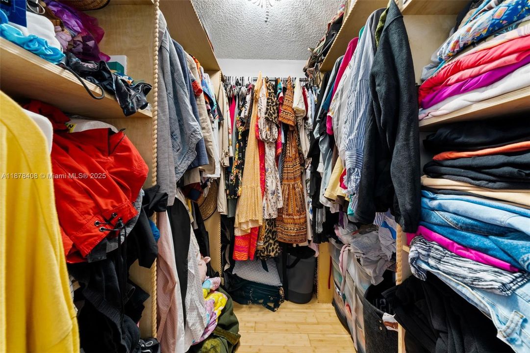 На продажу: $315,000 (1 спален, 1 ванн, 837 Квадратных фут)