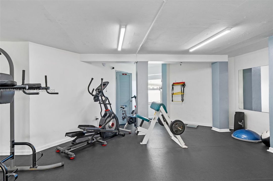 На продажу: $315,000 (1 спален, 1 ванн, 837 Квадратных фут)