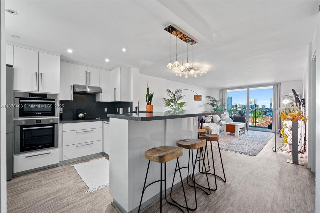 На продажу: $315,000 (1 спален, 1 ванн, 837 Квадратных фут)