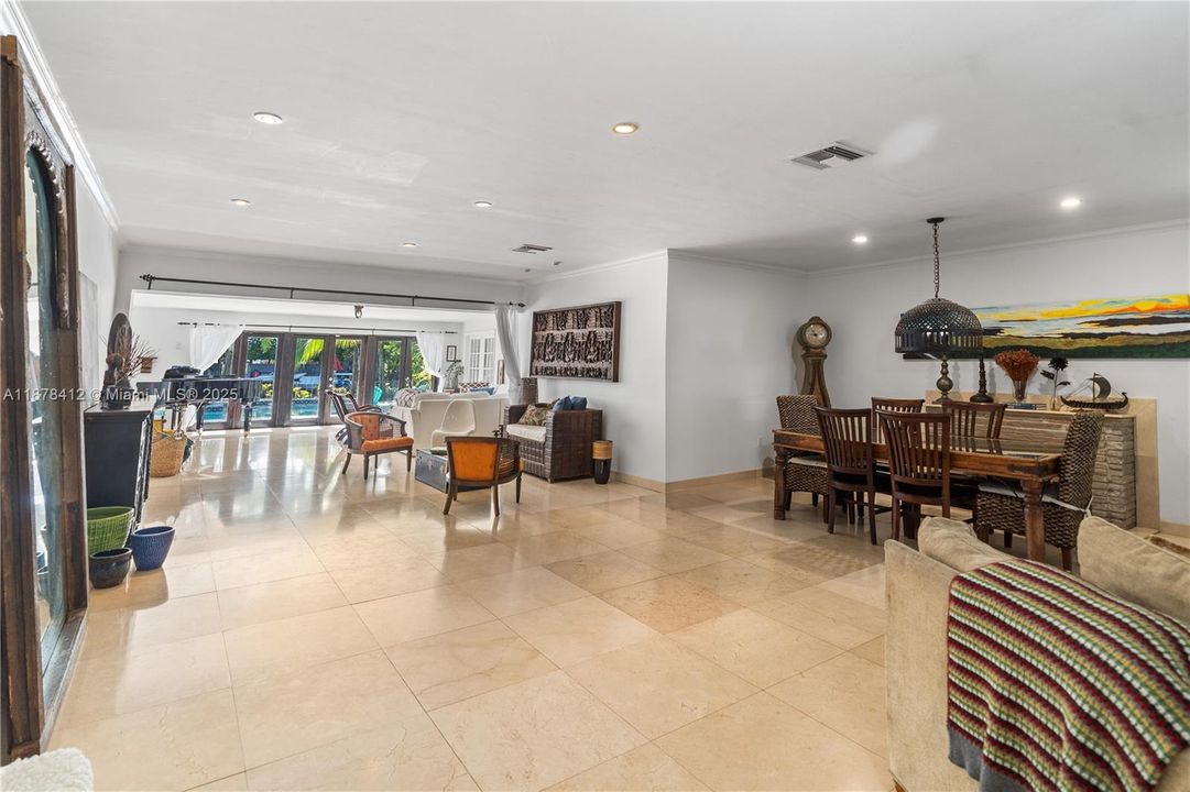 На продажу: $2,790,000 (3 спален, 2 ванн, 2782 Квадратных фут)