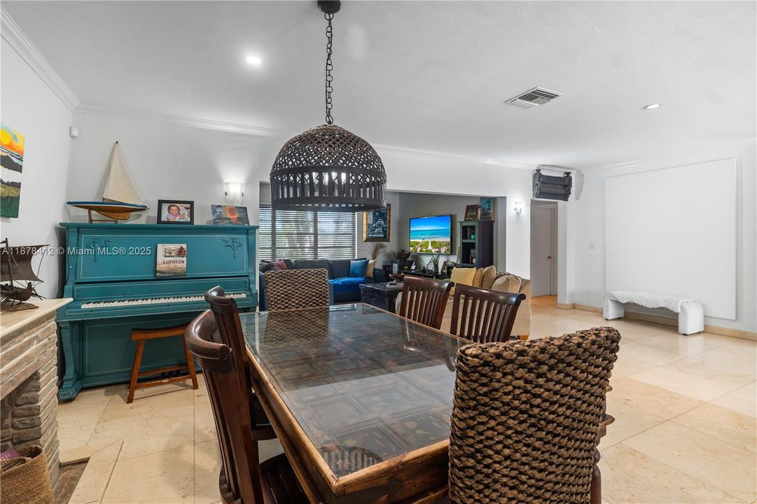 На продажу: $2,790,000 (3 спален, 2 ванн, 2782 Квадратных фут)