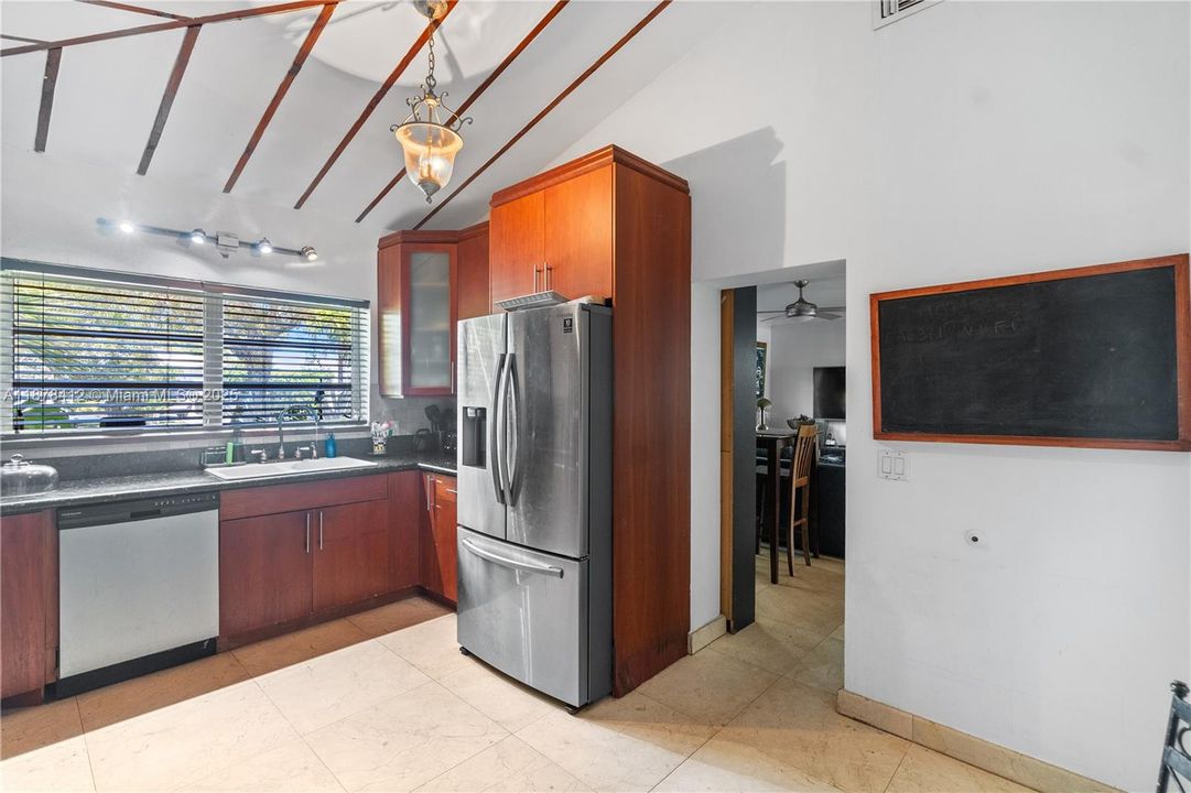 На продажу: $2,790,000 (3 спален, 2 ванн, 2782 Квадратных фут)