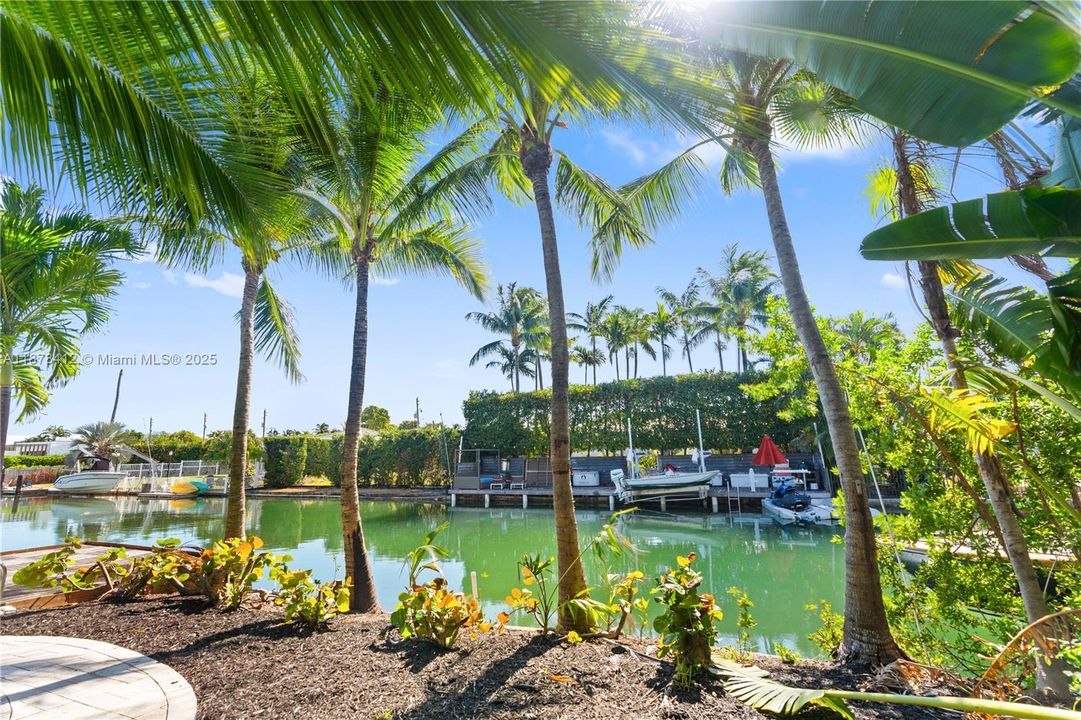 На продажу: $2,790,000 (3 спален, 2 ванн, 2782 Квадратных фут)