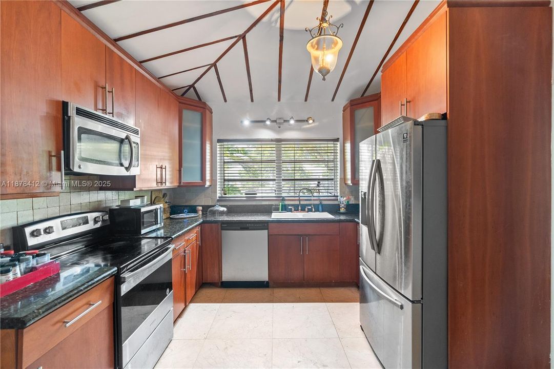 На продажу: $2,790,000 (3 спален, 2 ванн, 2782 Квадратных фут)