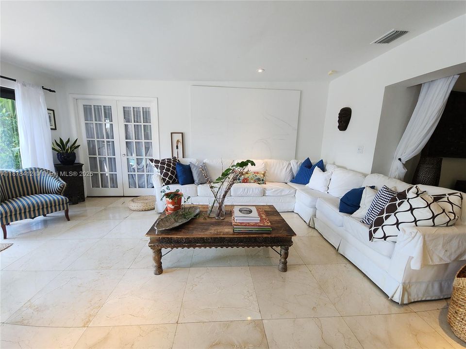 На продажу: $2,790,000 (3 спален, 2 ванн, 2782 Квадратных фут)