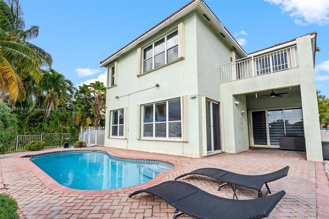 В аренду: $6,500 (4 спален, 3 ванн, 3080 Квадратных фут)